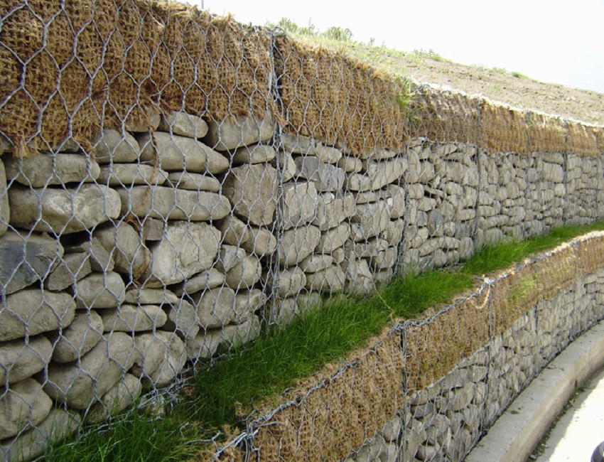 Gabbionata con tasche vegetative